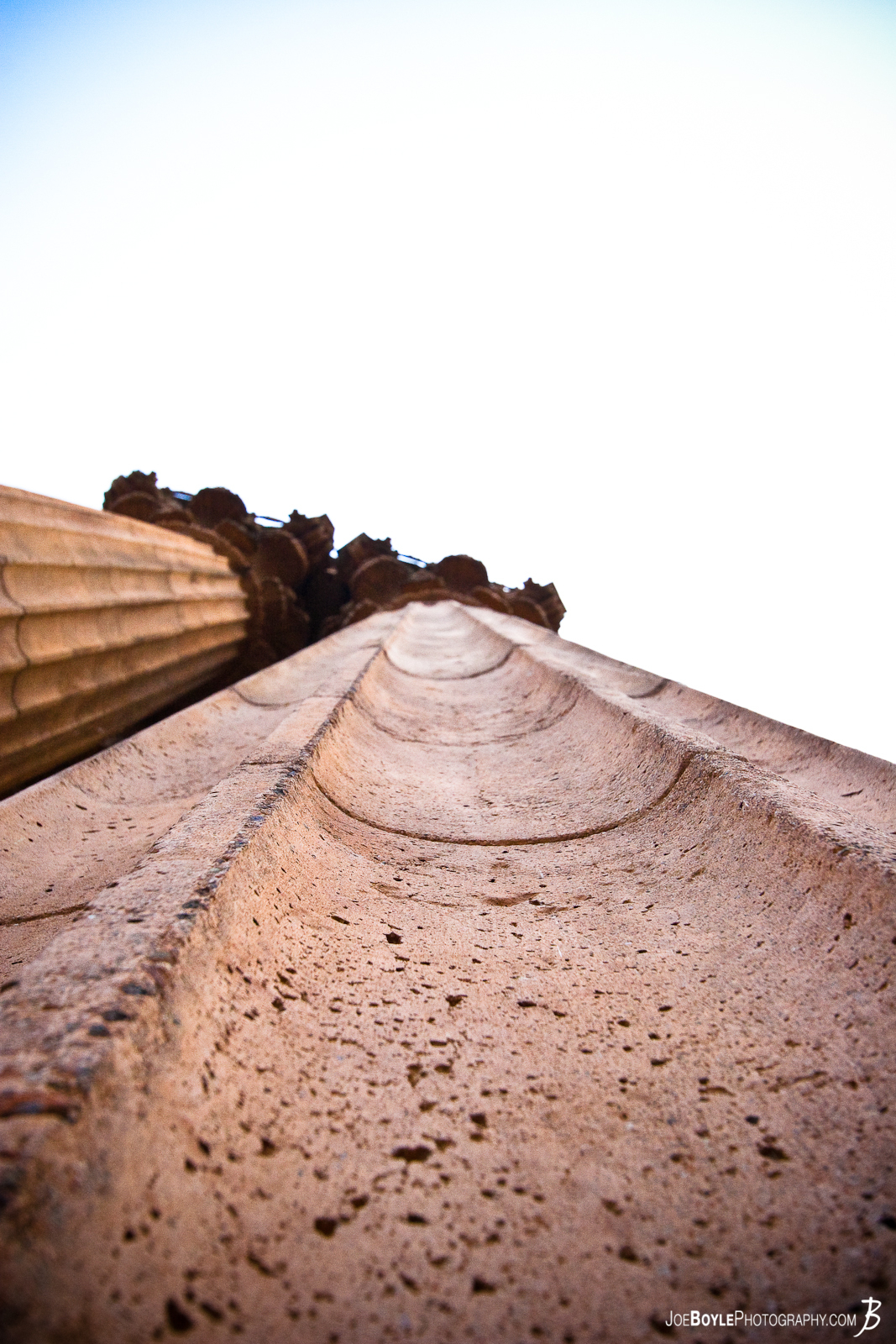  A close-up view of what the columns look like at the Palace of Fine Arts in San Francisco. 