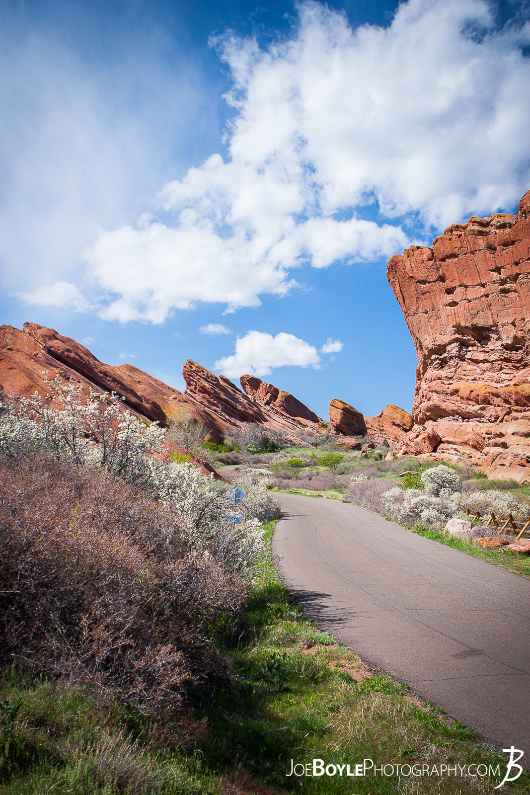  While on a business trip to Colorado shooting some video for a company near Centennial, I made a stop over to Denver and the Red Rock park to check out the beautiful and breath taking views! 