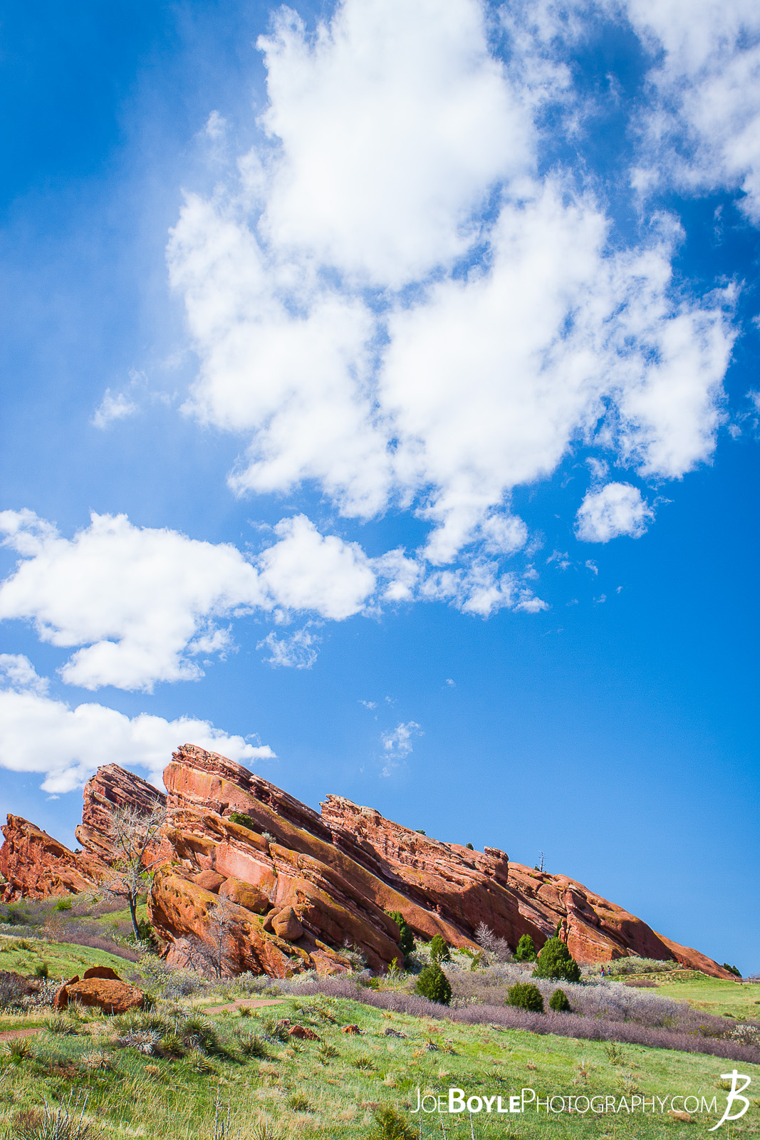  While on a business trip to Colorado shooting some video for a company near Centennial, I made a stop over to Denver and the Red Rock park to check out the beautiful and breath taking views! 