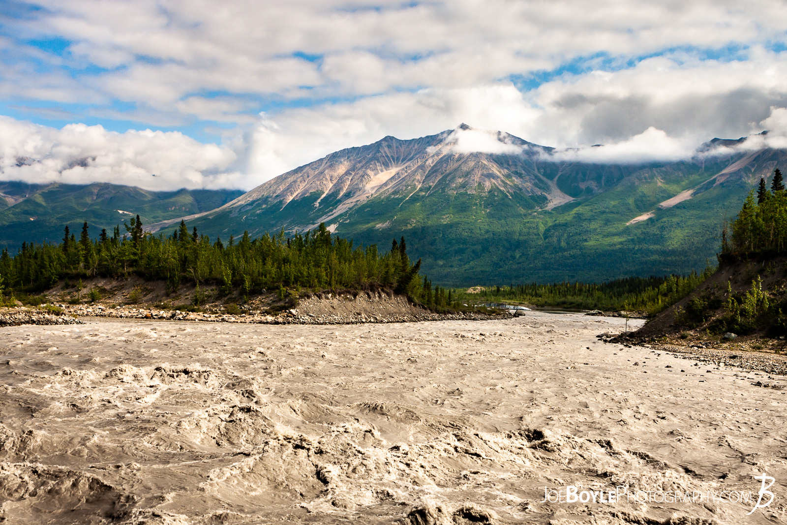  My buddy and myself made it past McCarthy road, which was slow going to say the least. Once we made it to Kennicott and over the footbridge we started on to hike the nearby glaciers! 