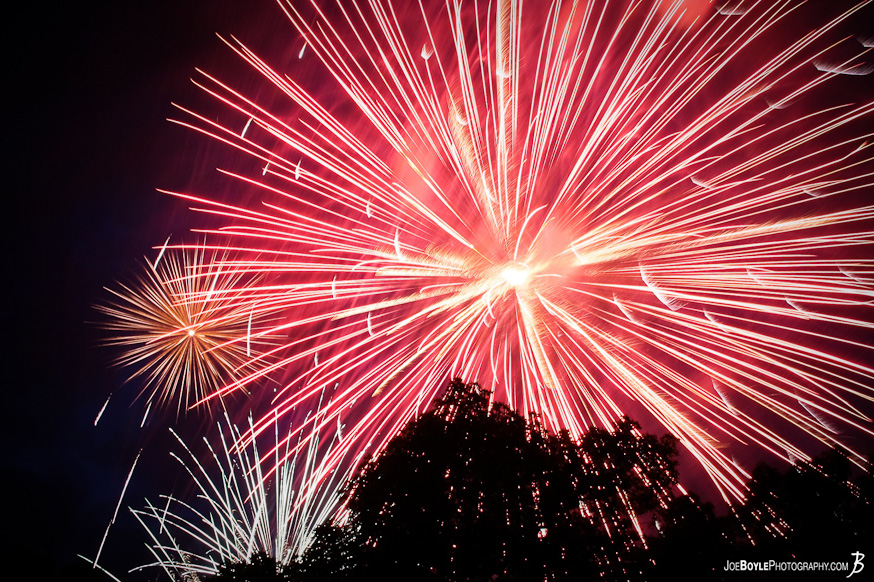 A good old picture of your regular fourth of July Fireworks.
