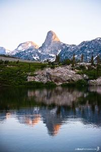 mountain-lake-sunrise