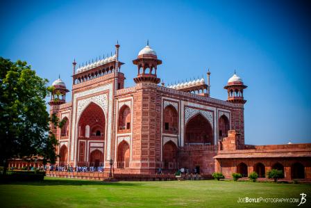 taj-mahal-garden-entrance