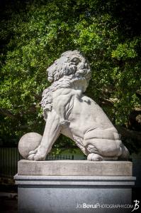 profile-of-lion-statue-on-lion\\\s-bridge