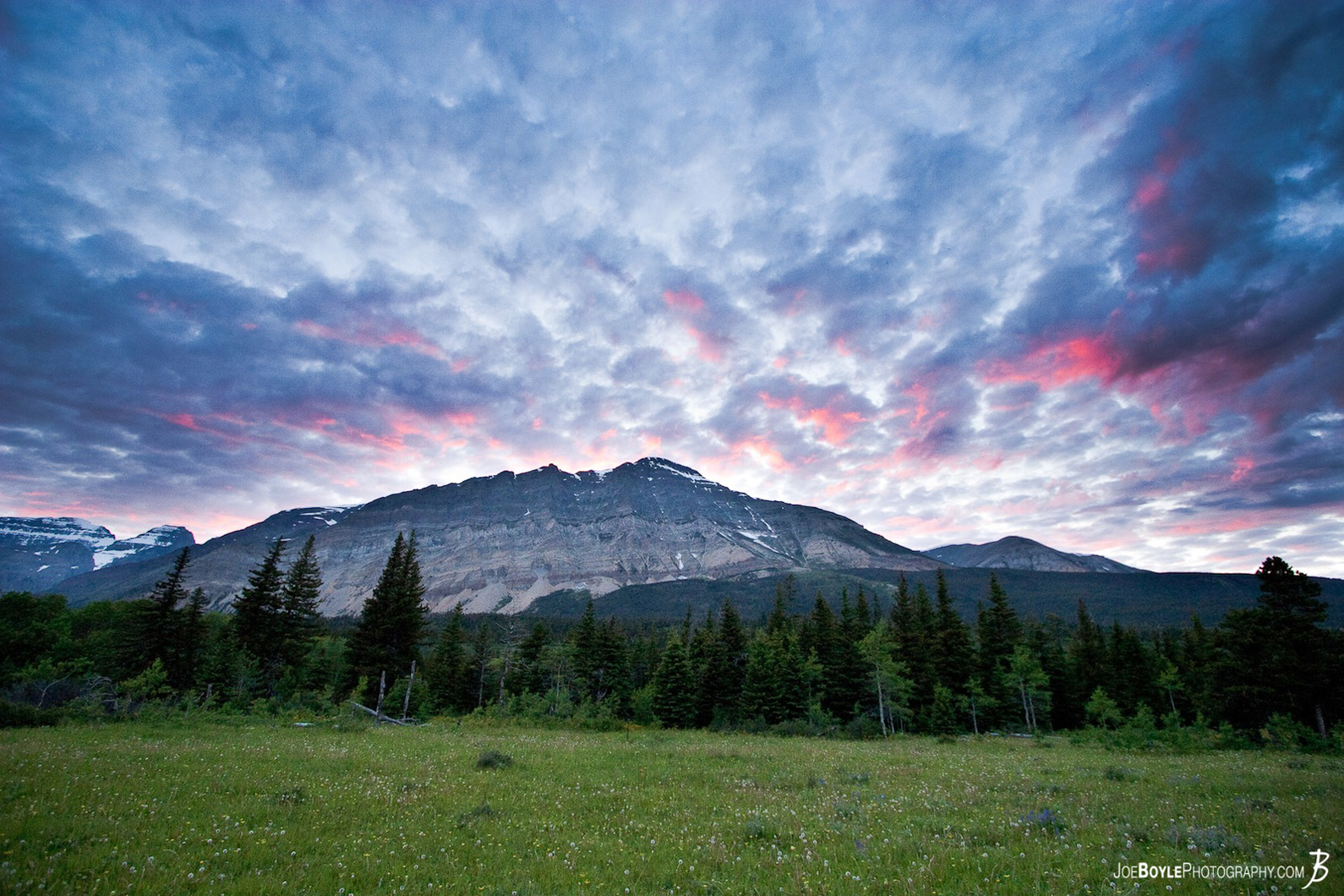 mountain-at-sunset-in-glacier-national-park