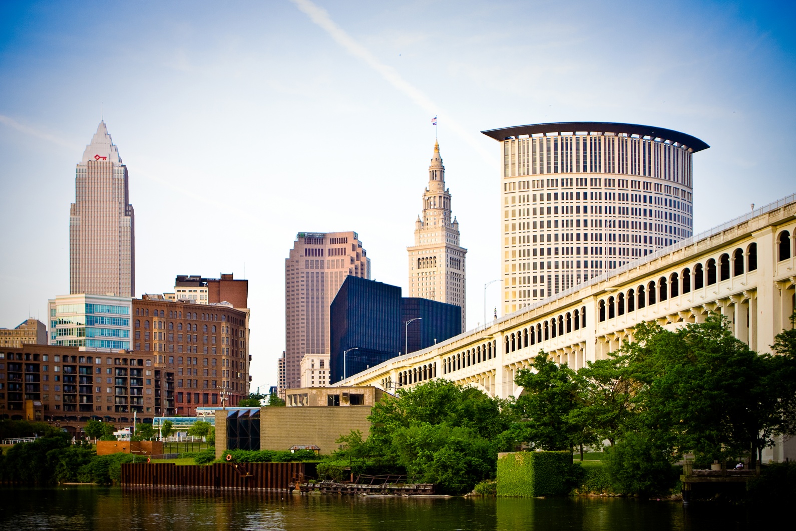 cleveland-skyline-with-veterans-memorial-bridge