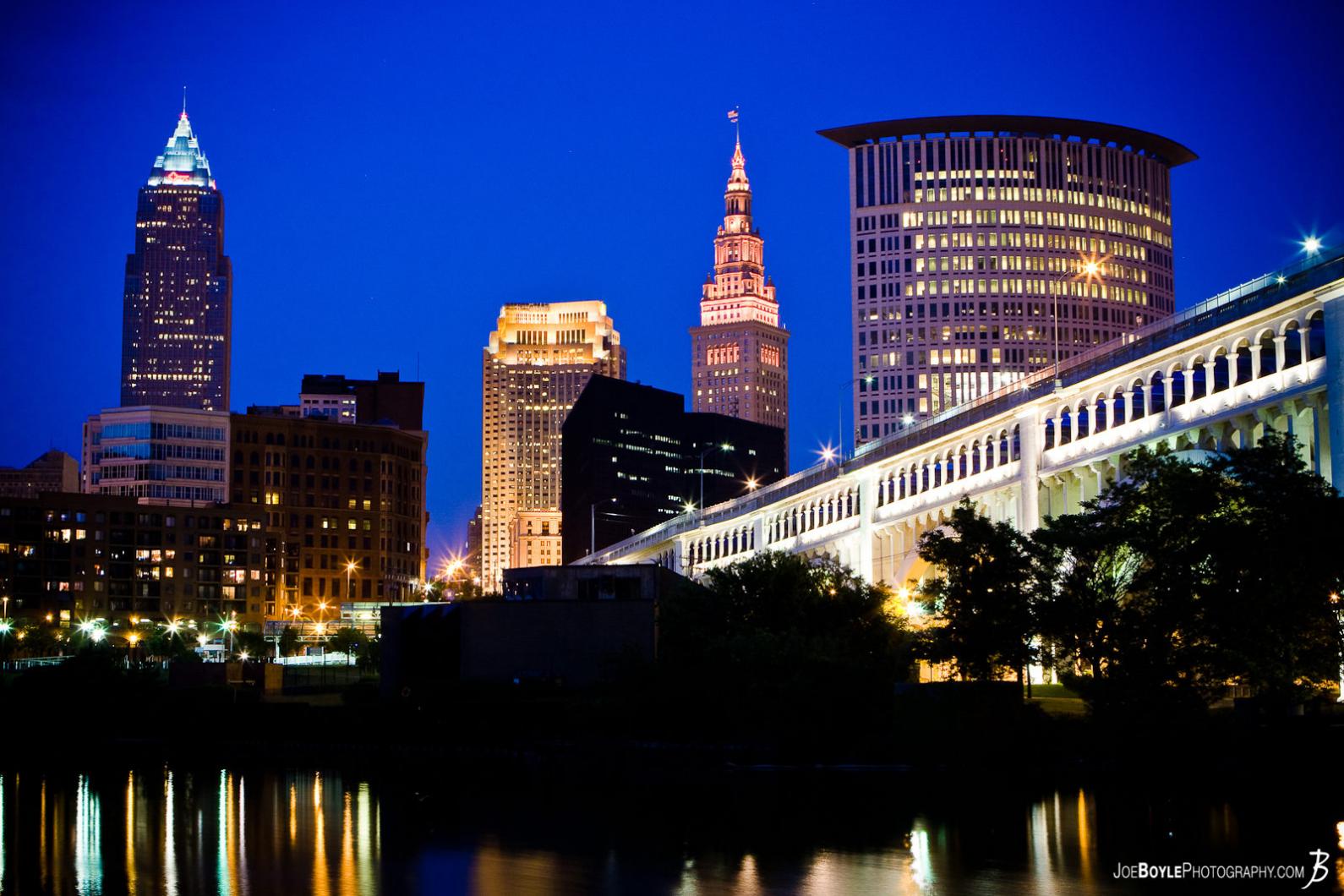 cleveland-skyline-at-night