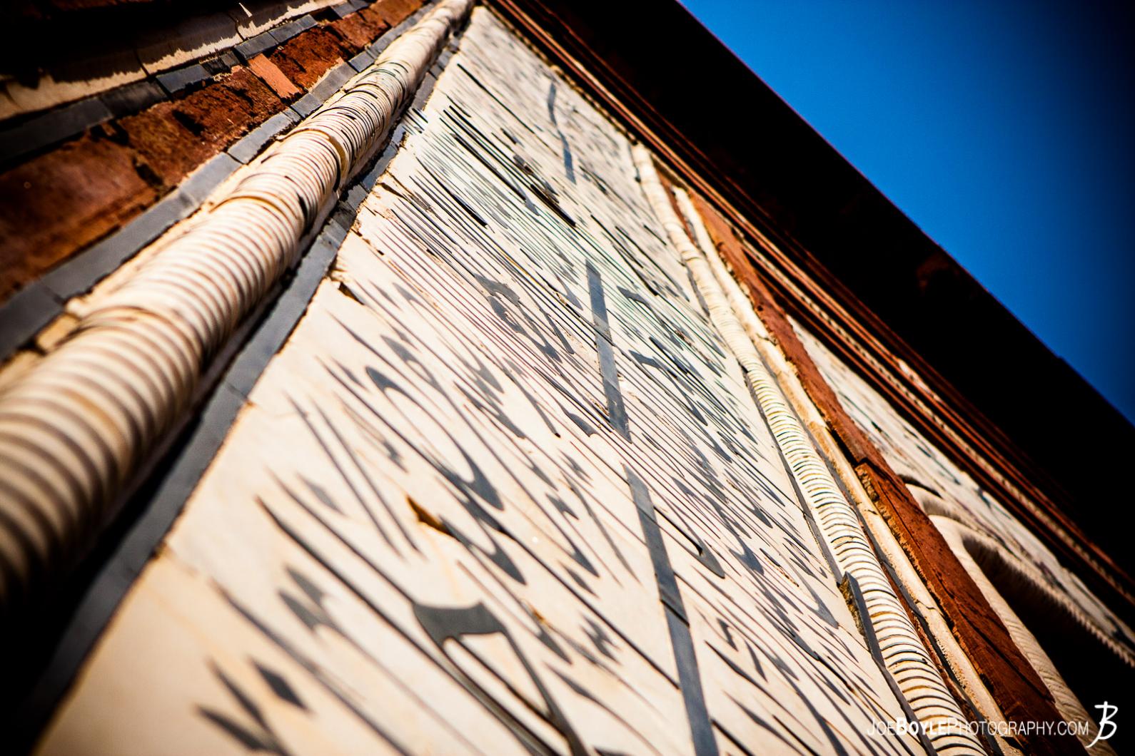 taj-mahal-garden-entrance-writing