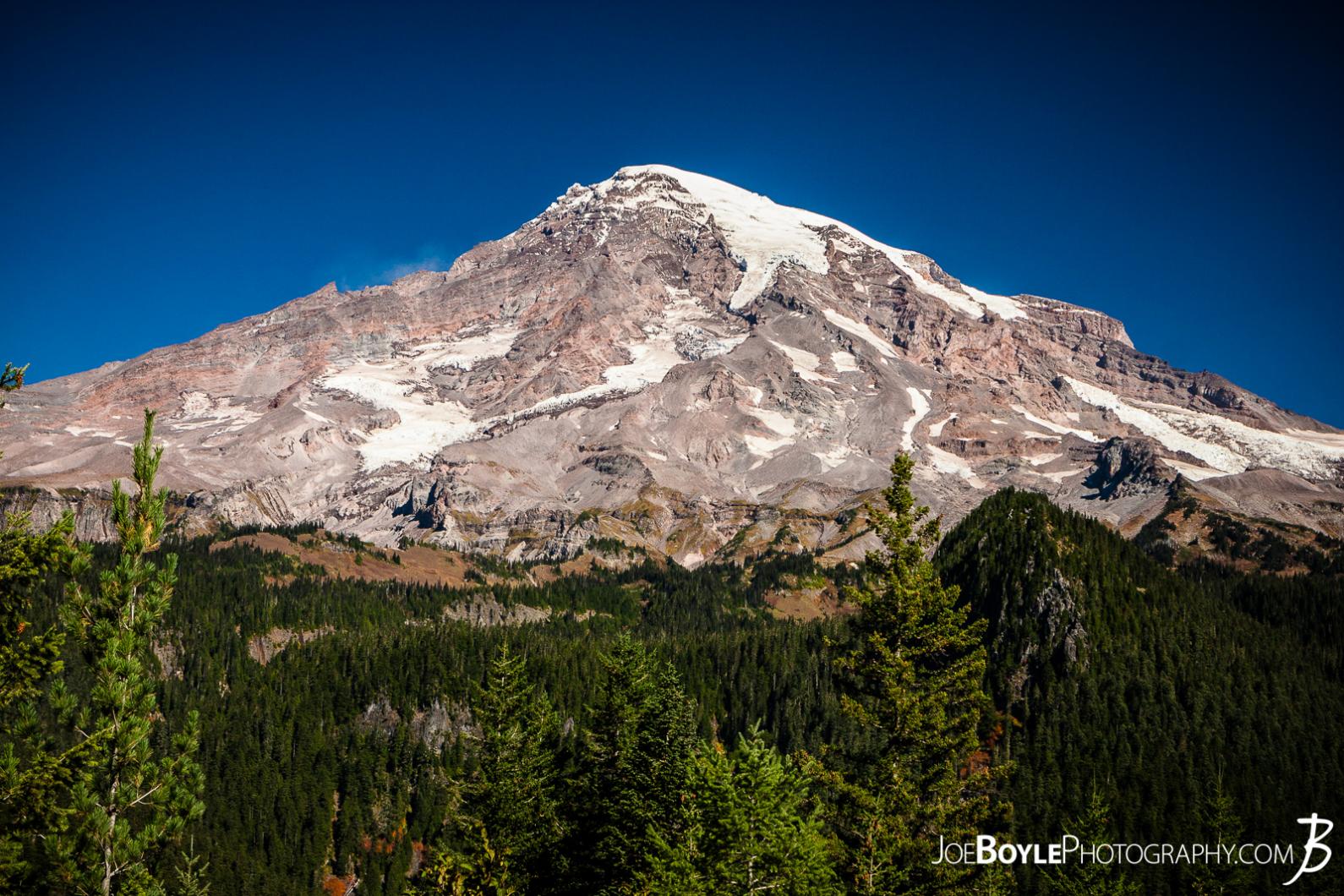 mount-rainier-from-a-roadside-vista